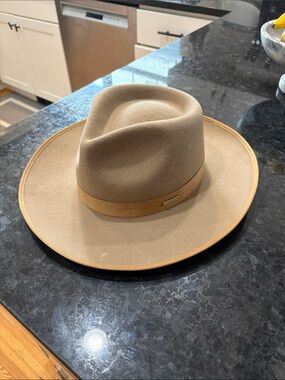 Wide-Brim Felt Fedora Hat in Camel
